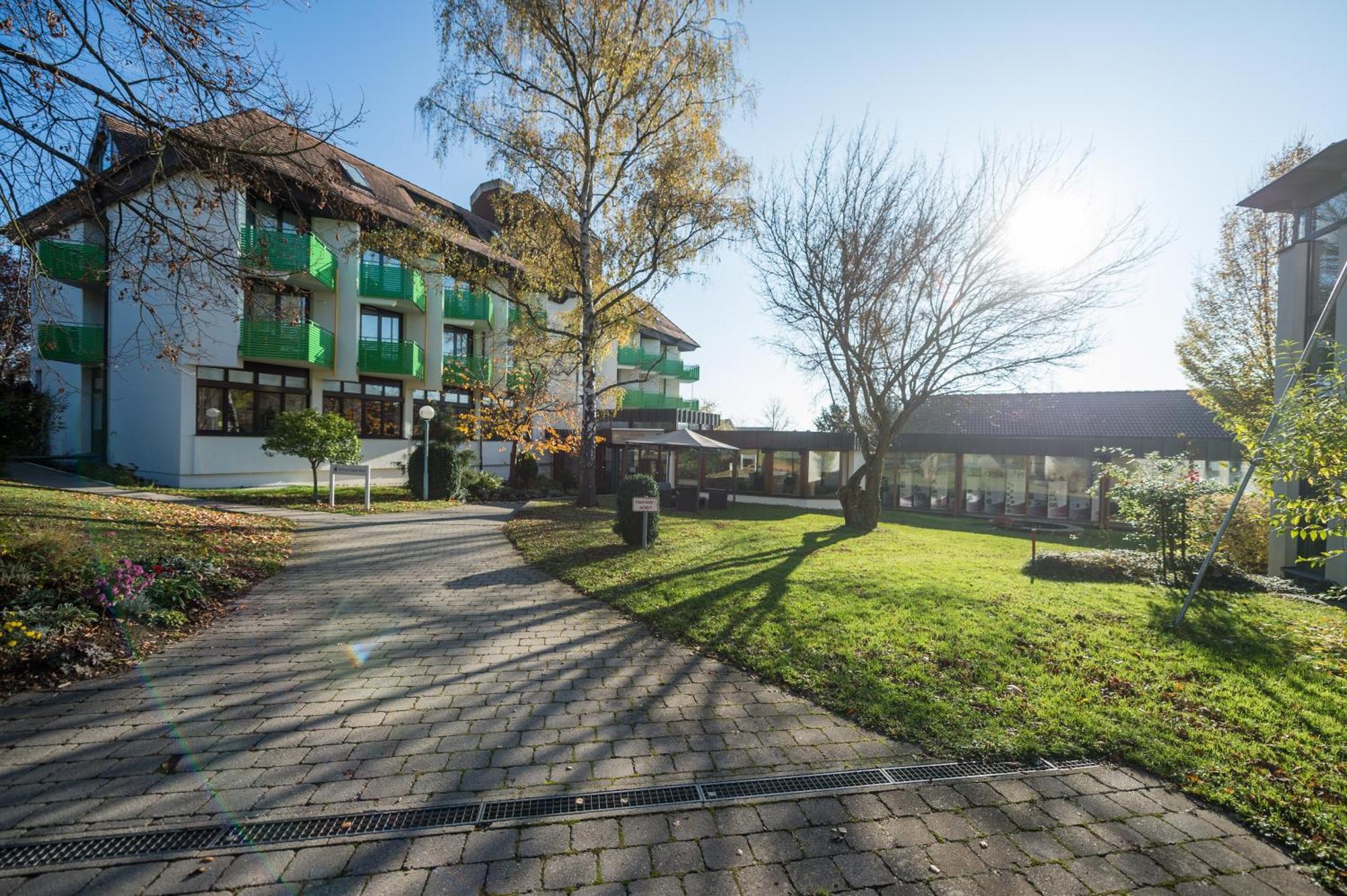 Hotel Am Schlossberg Herrenberg Exterior photo